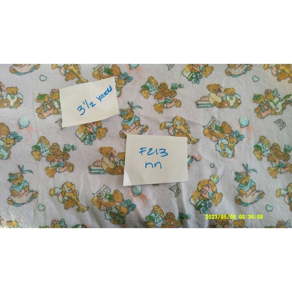 Fabric * 3 1/2 yards * Sewing * Quilting * Blankets * Crafts * F213 nn